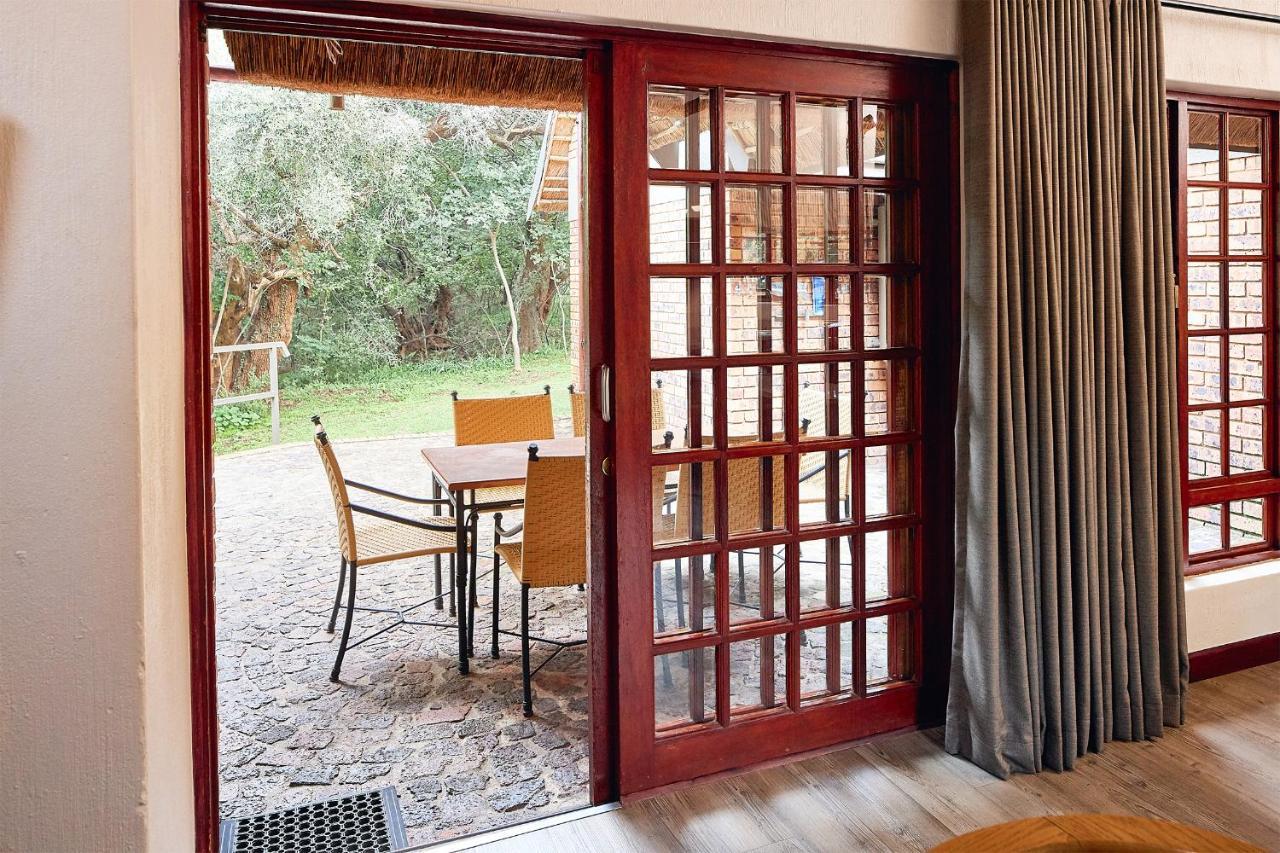 First Group Magalies Park Hotell Hartbeespoort Eksteriør bilde