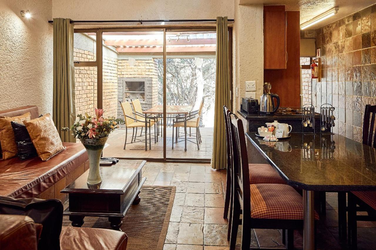 First Group Magalies Park Hotell Hartbeespoort Eksteriør bilde