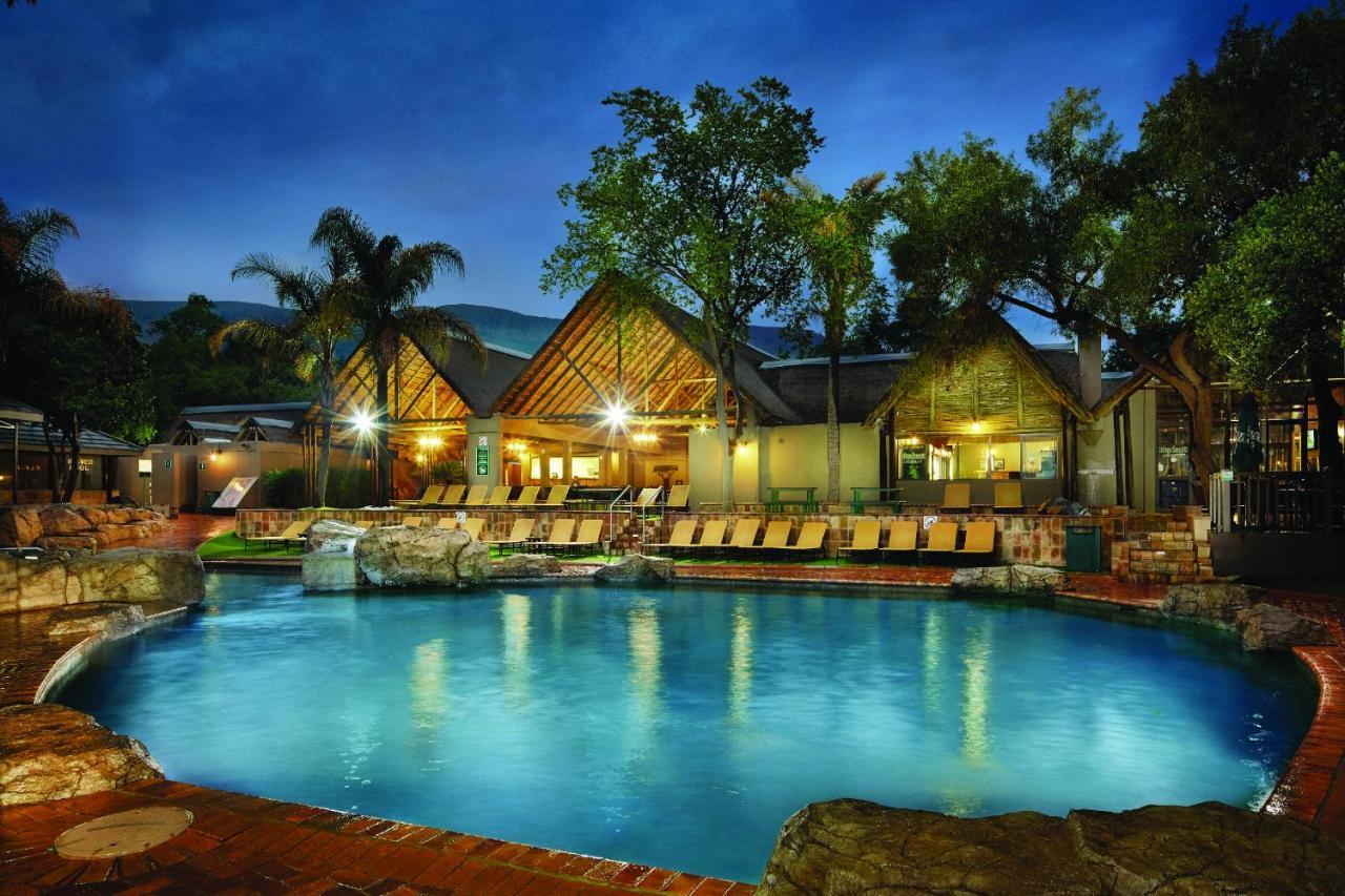 First Group Magalies Park Hotell Hartbeespoort Eksteriør bilde
