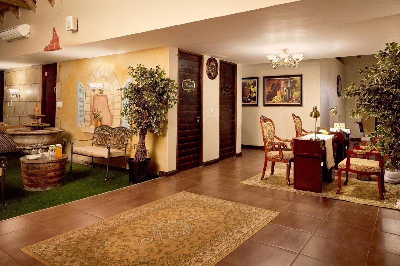 First Group Magalies Park Hotell Hartbeespoort Eksteriør bilde