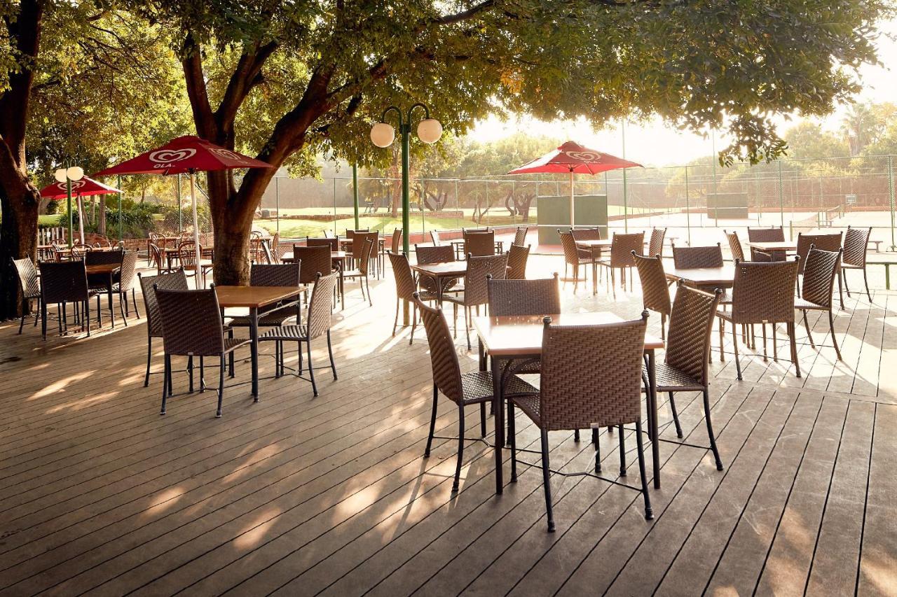 First Group Magalies Park Hotell Hartbeespoort Eksteriør bilde